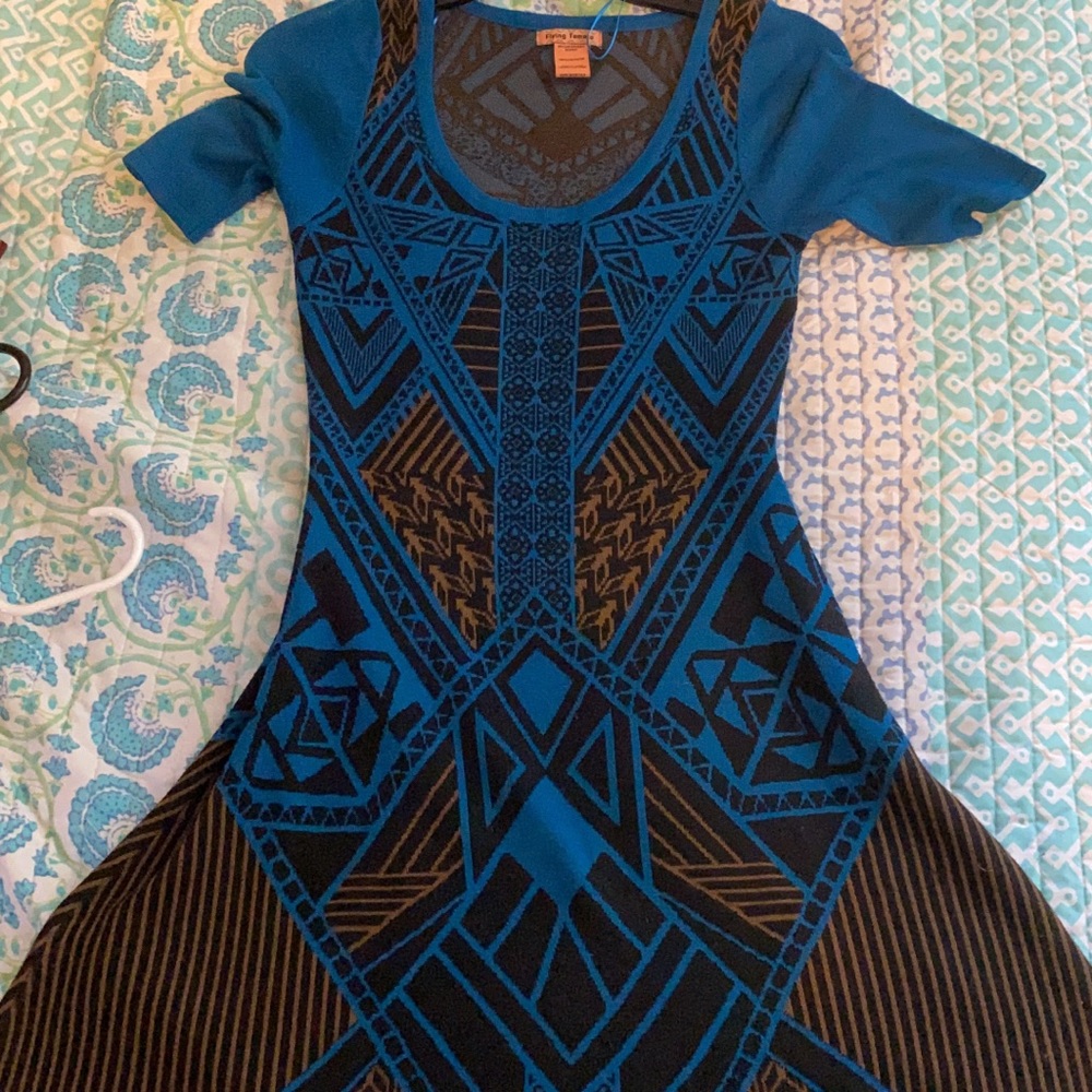 Flying tomato dress size medium but fits like s